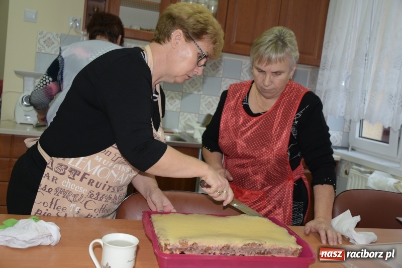Zdjęcie w galerii na portalu naszraciborz.pl: Kiermasz z Mikołajem w Chałupkach  wiadomości z regionu