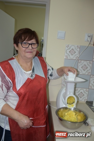 Zdjęcie w galerii na portalu naszraciborz.pl: Kiermasz z Mikołajem w Chałupkach  wiadomości z regionu