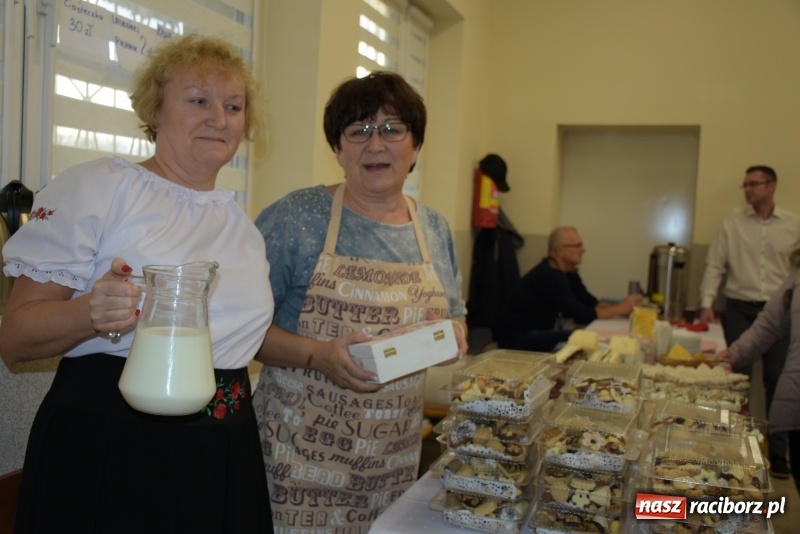 Zdjęcie w galerii na portalu naszraciborz.pl: Kiermasz z Mikołajem w Chałupkach  wiadomości z regionu