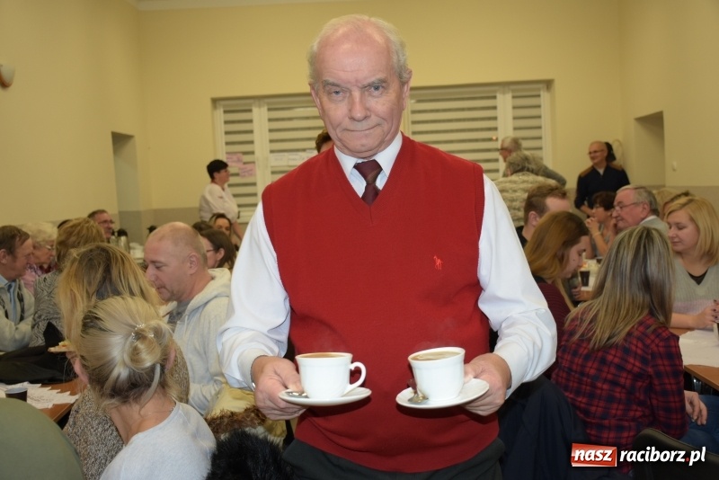 Zdjęcie w galerii na portalu naszraciborz.pl: Kiermasz z Mikołajem w Chałupkach  wiadomości z regionu