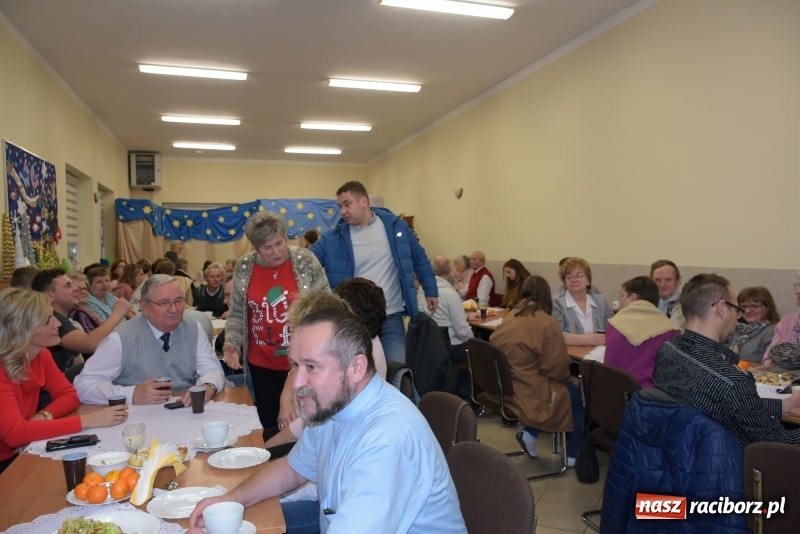 Zdjęcie w galerii na portalu naszraciborz.pl: Kiermasz z Mikołajem w Chałupkach  wiadomości z regionu