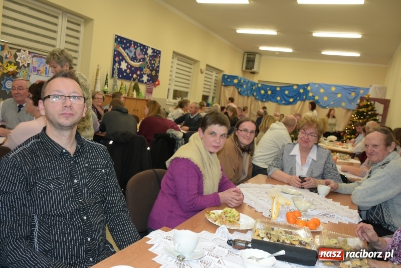 Zdjęcie w galerii na portalu naszraciborz.pl: Kiermasz z Mikołajem w Chałupkach  wiadomości z regionu