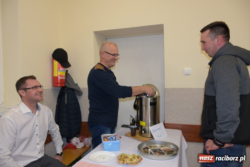 Zdjęcie w galerii na portalu naszraciborz.pl: Kiermasz z Mikołajem w Chałupkach  wiadomości z regionu