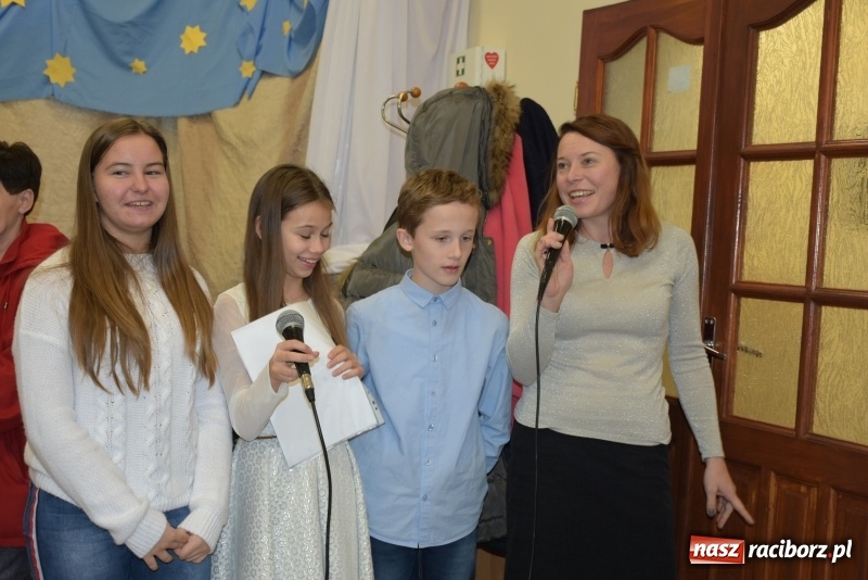 Zdjęcie w galerii na portalu naszraciborz.pl: Kiermasz z Mikołajem w Chałupkach  wiadomości z regionu