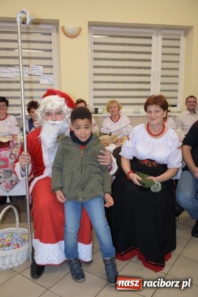 Zdjęcie w galerii na portalu naszraciborz.pl: Kiermasz z Mikołajem w Chałupkach  wiadomości z regionu