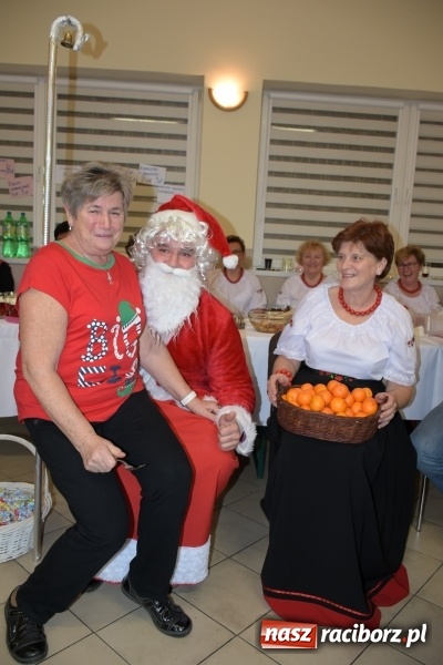 Zdjęcie w galerii na portalu naszraciborz.pl: Kiermasz z Mikołajem w Chałupkach  wiadomości z regionu