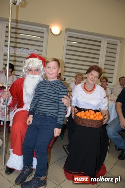 Zdjęcie w galerii na portalu naszraciborz.pl: Kiermasz z Mikołajem w Chałupkach  wiadomości z regionu