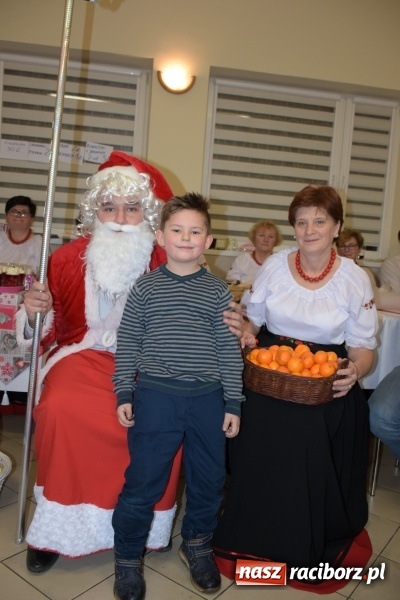 Zdjęcie w galerii na portalu naszraciborz.pl: Kiermasz z Mikołajem w Chałupkach  wiadomości z regionu
