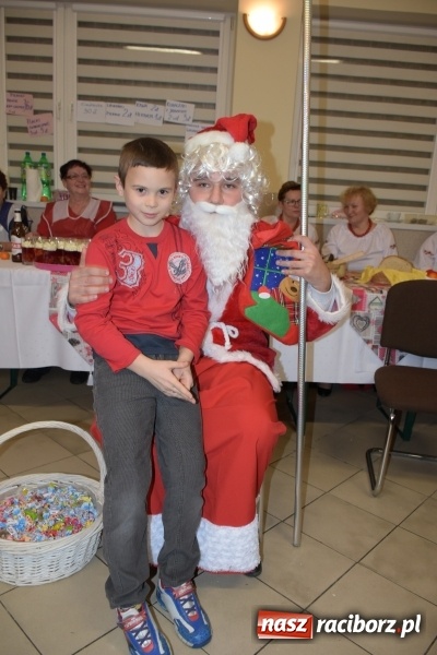 Zdjęcie w galerii na portalu naszraciborz.pl: Kiermasz z Mikołajem w Chałupkach  wiadomości z regionu