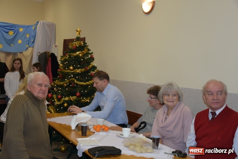 Zdjęcie w galerii na portalu naszraciborz.pl: Kiermasz z Mikołajem w Chałupkach  wiadomości z regionu