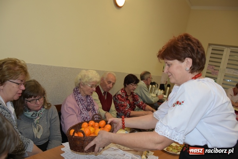 Zdjęcie w galerii na portalu naszraciborz.pl: Kiermasz z Mikołajem w Chałupkach  wiadomości z regionu