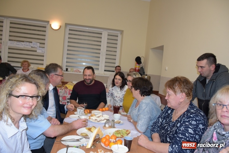 Zdjęcie w galerii na portalu naszraciborz.pl: Kiermasz z Mikołajem w Chałupkach  wiadomości z regionu