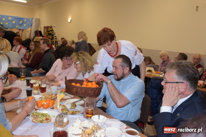 Zdjęcie w galerii na portalu naszraciborz.pl: Kiermasz z Mikołajem w Chałupkach  wiadomości z regionu