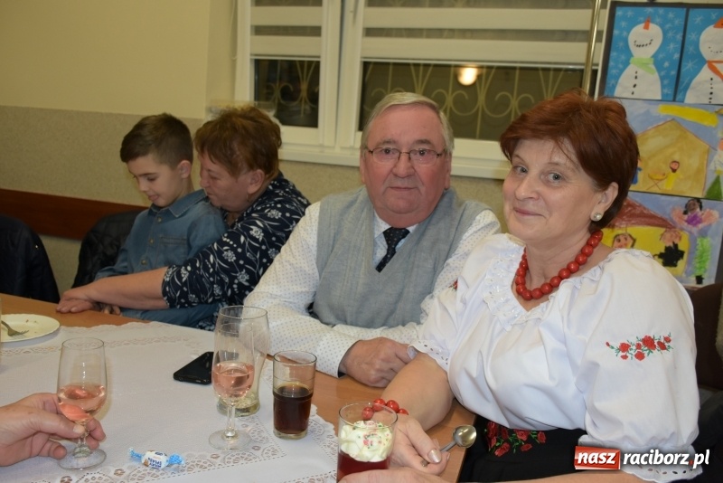 Zdjęcie w galerii na portalu naszraciborz.pl: Kiermasz z Mikołajem w Chałupkach  wiadomości z regionu