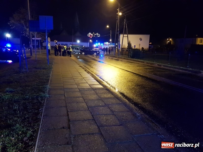 Zdjęcie w galerii na portalu naszraciborz.pl: Zderzenie mercedesa i seicento w Kuźni Raciborskiej  wiadomości z regionu