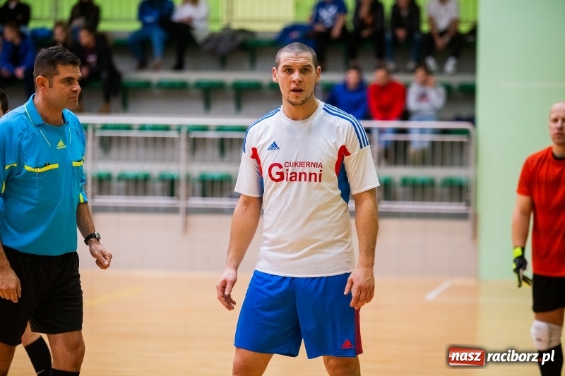 Zdjęcie w galerii na portalu naszraciborz.pl: Zacięte starcia w niedzielnych meczach HLPN wiadomości z regionu