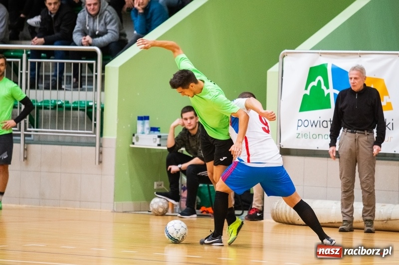 Zdjęcie w galerii na portalu naszraciborz.pl: Zacięte starcia w niedzielnych meczach HLPN wiadomości z regionu