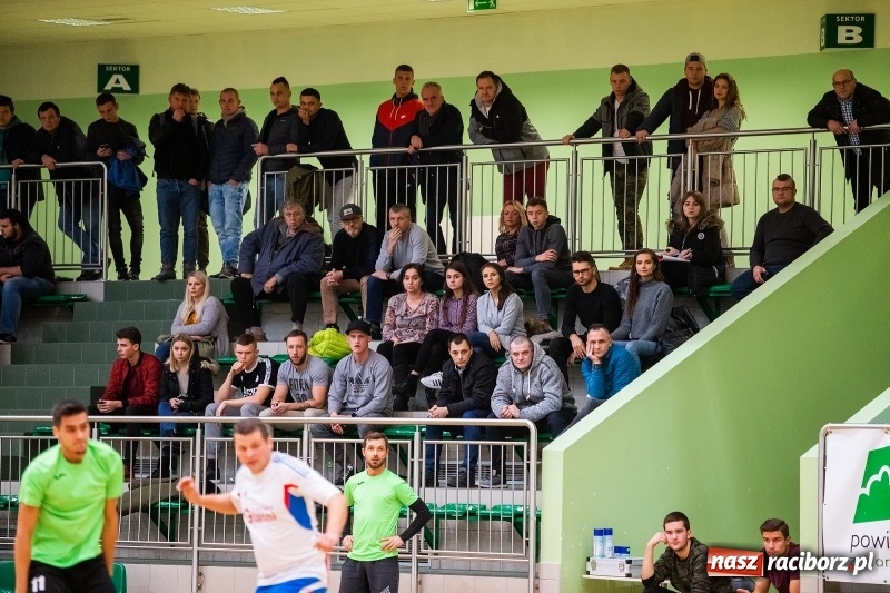 Zdjęcie w galerii na portalu naszraciborz.pl: Zacięte starcia w niedzielnych meczach HLPN wiadomości z regionu