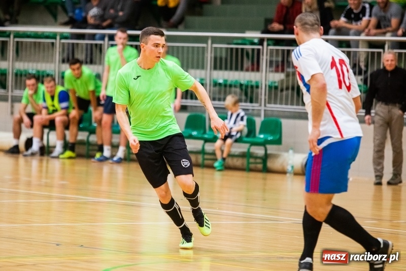 Zdjęcie w galerii na portalu naszraciborz.pl: Zacięte starcia w niedzielnych meczach HLPN wiadomości z regionu