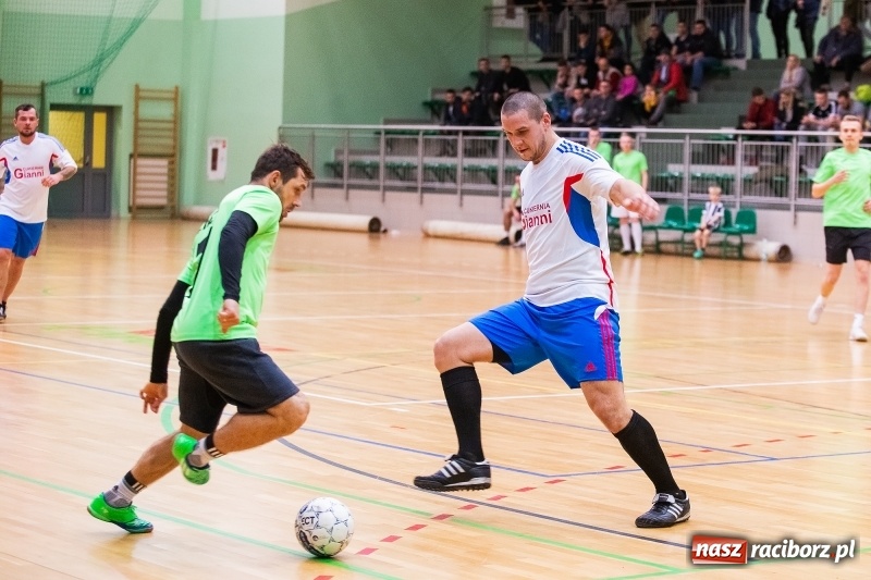 Zdjęcie w galerii na portalu naszraciborz.pl: Zacięte starcia w niedzielnych meczach HLPN wiadomości z regionu