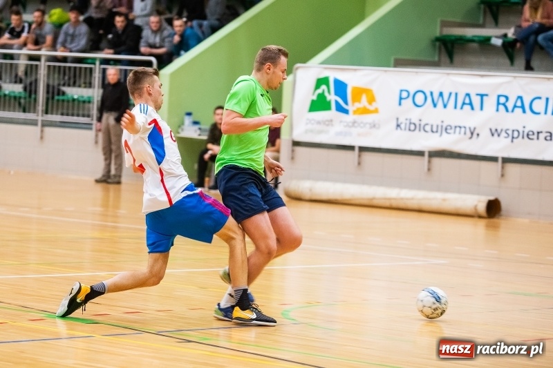 Zdjęcie w galerii na portalu naszraciborz.pl: Zacięte starcia w niedzielnych meczach HLPN wiadomości z regionu