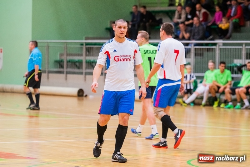 Zdjęcie w galerii na portalu naszraciborz.pl: Zacięte starcia w niedzielnych meczach HLPN wiadomości z regionu