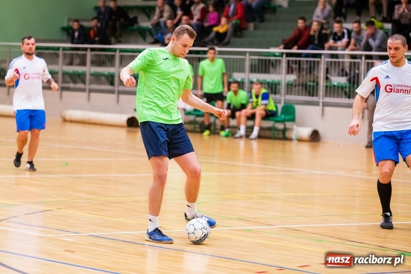 Zdjęcie w galerii na portalu naszraciborz.pl: Zacięte starcia w niedzielnych meczach HLPN wiadomości z regionu