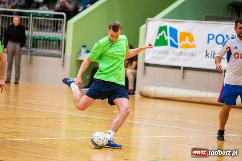 Zdjęcie w galerii na portalu naszraciborz.pl: Zacięte starcia w niedzielnych meczach HLPN wiadomości z regionu