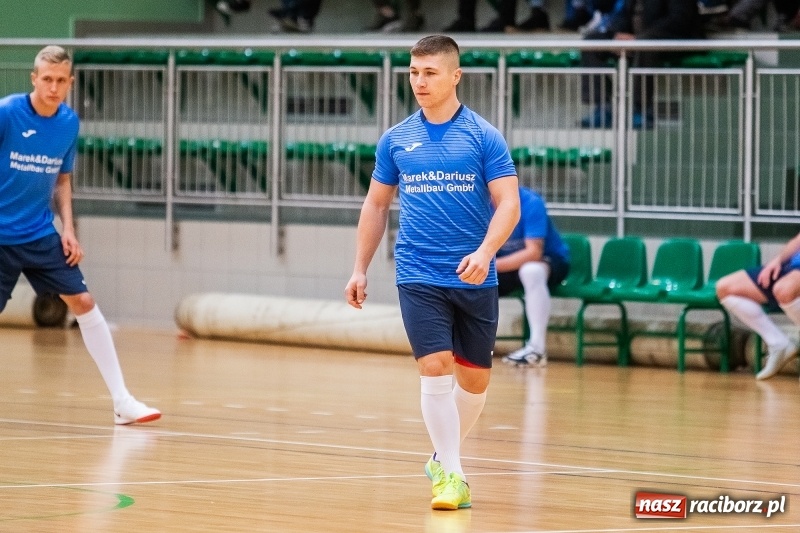 Zdjęcie w galerii na portalu naszraciborz.pl: Zacięte starcia w niedzielnych meczach HLPN wiadomości z regionu