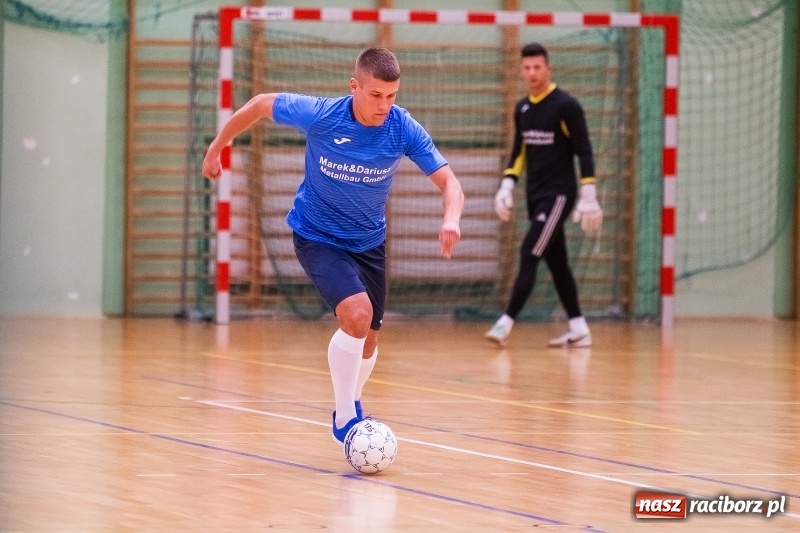 Zdjęcie w galerii na portalu naszraciborz.pl: Zacięte starcia w niedzielnych meczach HLPN wiadomości z regionu