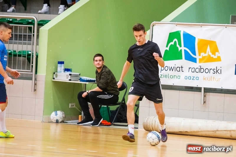 Zdjęcie w galerii na portalu naszraciborz.pl: Zacięte starcia w niedzielnych meczach HLPN wiadomości z regionu