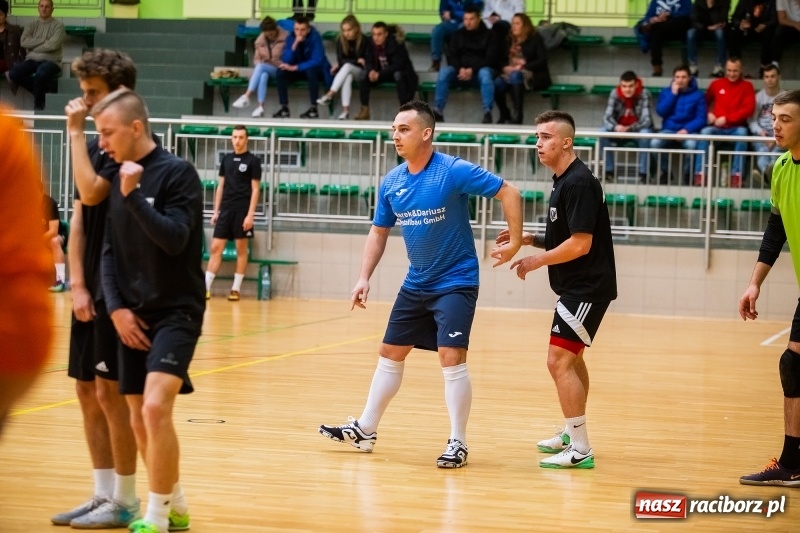Zdjęcie w galerii na portalu naszraciborz.pl: Zacięte starcia w niedzielnych meczach HLPN wiadomości z regionu