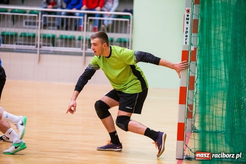 Zdjęcie w galerii na portalu naszraciborz.pl: Zacięte starcia w niedzielnych meczach HLPN wiadomości z regionu