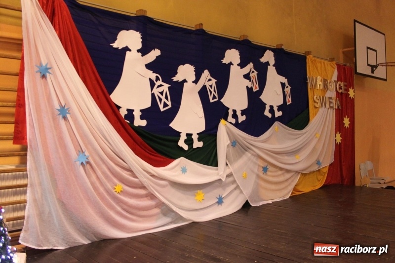 Zdjęcie w galerii na portalu naszraciborz.pl: Jarmark bożonarodzeniowy i wielkie kolędowanie w Krzanowicach  wiadomości z regionu