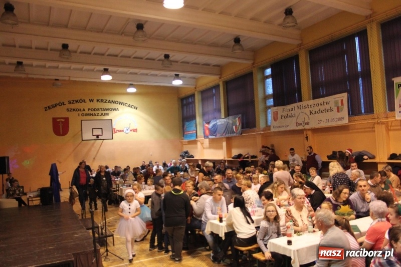 Zdjęcie w galerii na portalu naszraciborz.pl: Jarmark bożonarodzeniowy i wielkie kolędowanie w Krzanowicach  wiadomości z regionu