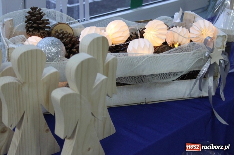 Zdjęcie w galerii na portalu naszraciborz.pl: Jarmark bożonarodzeniowy i wielkie kolędowanie w Krzanowicach  wiadomości z regionu