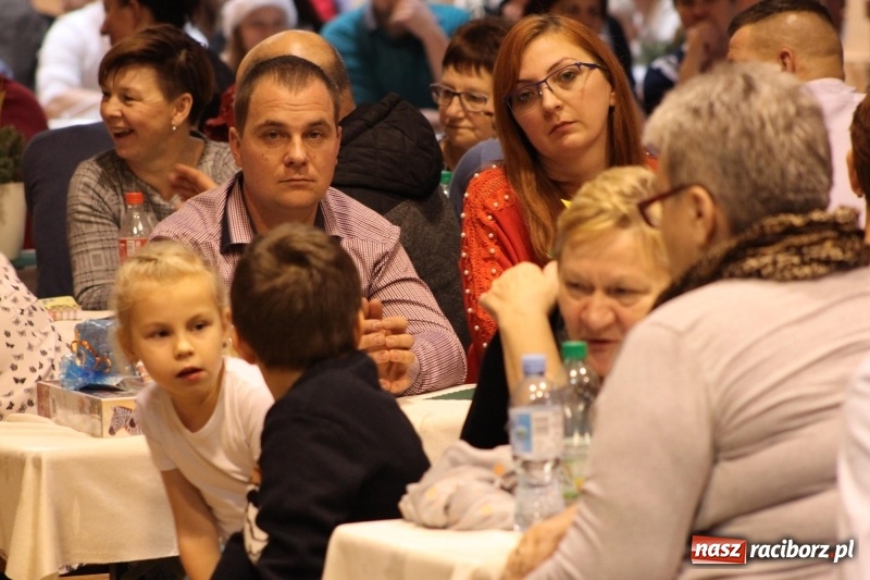 Zdjęcie w galerii na portalu naszraciborz.pl: Jarmark bożonarodzeniowy i wielkie kolędowanie w Krzanowicach  wiadomości z regionu