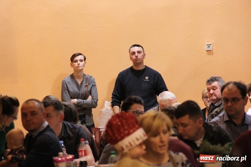 Zdjęcie w galerii na portalu naszraciborz.pl: Jarmark bożonarodzeniowy i wielkie kolędowanie w Krzanowicach  wiadomości z regionu