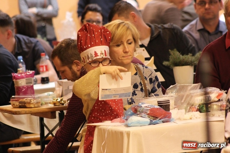 Zdjęcie w galerii na portalu naszraciborz.pl: Jarmark bożonarodzeniowy i wielkie kolędowanie w Krzanowicach  wiadomości z regionu