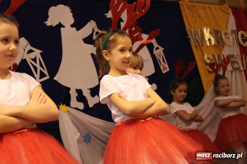 Zdjęcie w galerii na portalu naszraciborz.pl: Jarmark bożonarodzeniowy i wielkie kolędowanie w Krzanowicach  wiadomości z regionu