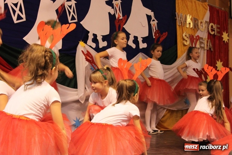 Zdjęcie w galerii na portalu naszraciborz.pl: Jarmark bożonarodzeniowy i wielkie kolędowanie w Krzanowicach  wiadomości z regionu