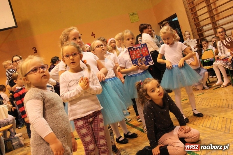 Zdjęcie w galerii na portalu naszraciborz.pl: Jarmark bożonarodzeniowy i wielkie kolędowanie w Krzanowicach  wiadomości z regionu