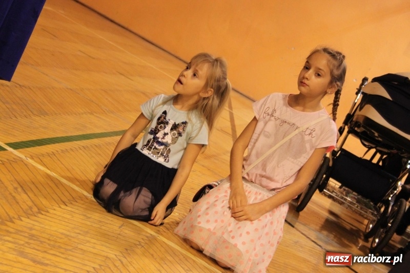 Zdjęcie w galerii na portalu naszraciborz.pl: Jarmark bożonarodzeniowy i wielkie kolędowanie w Krzanowicach  wiadomości z regionu