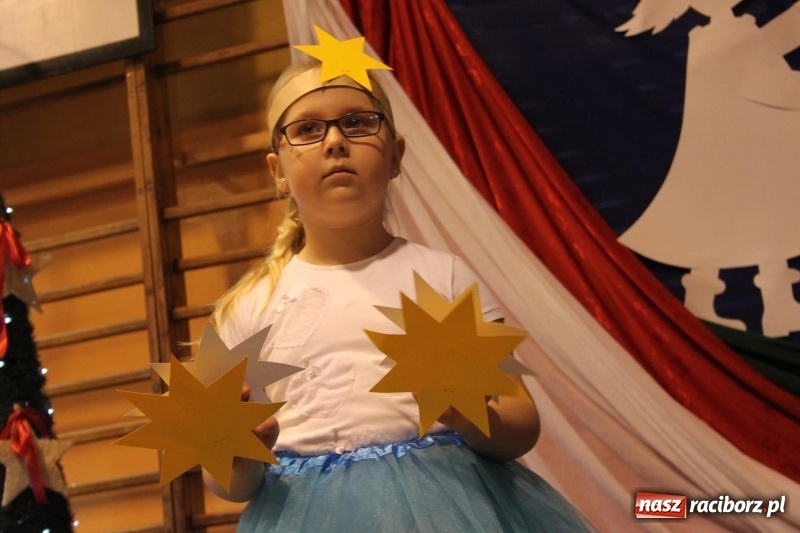 Zdjęcie w galerii na portalu naszraciborz.pl: Jarmark bożonarodzeniowy i wielkie kolędowanie w Krzanowicach  wiadomości z regionu