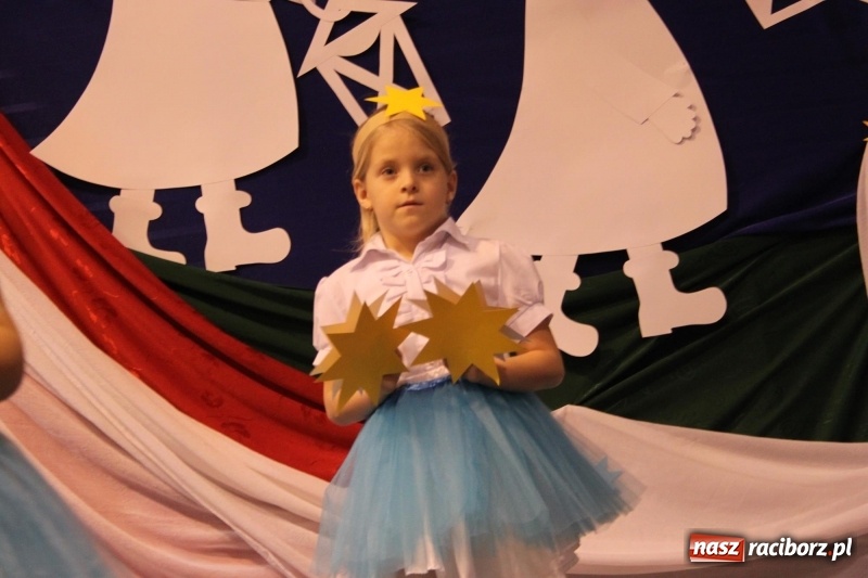 Zdjęcie w galerii na portalu naszraciborz.pl: Jarmark bożonarodzeniowy i wielkie kolędowanie w Krzanowicach  wiadomości z regionu