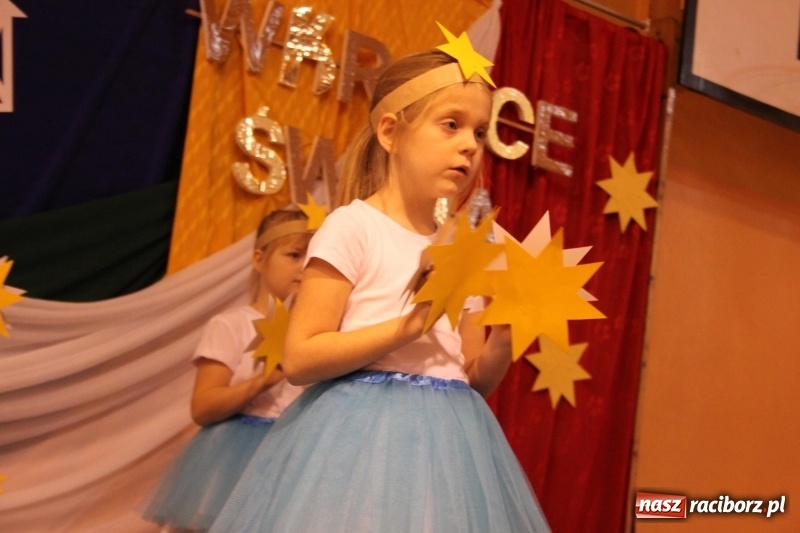 Zdjęcie w galerii na portalu naszraciborz.pl: Jarmark bożonarodzeniowy i wielkie kolędowanie w Krzanowicach  wiadomości z regionu