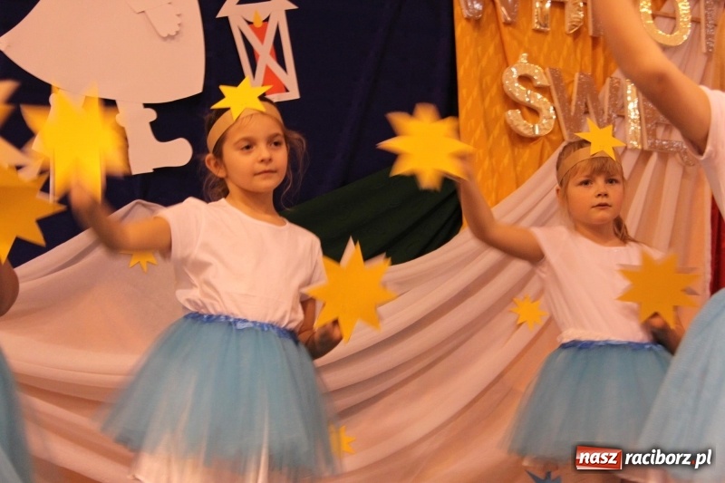 Zdjęcie w galerii na portalu naszraciborz.pl: Jarmark bożonarodzeniowy i wielkie kolędowanie w Krzanowicach  wiadomości z regionu