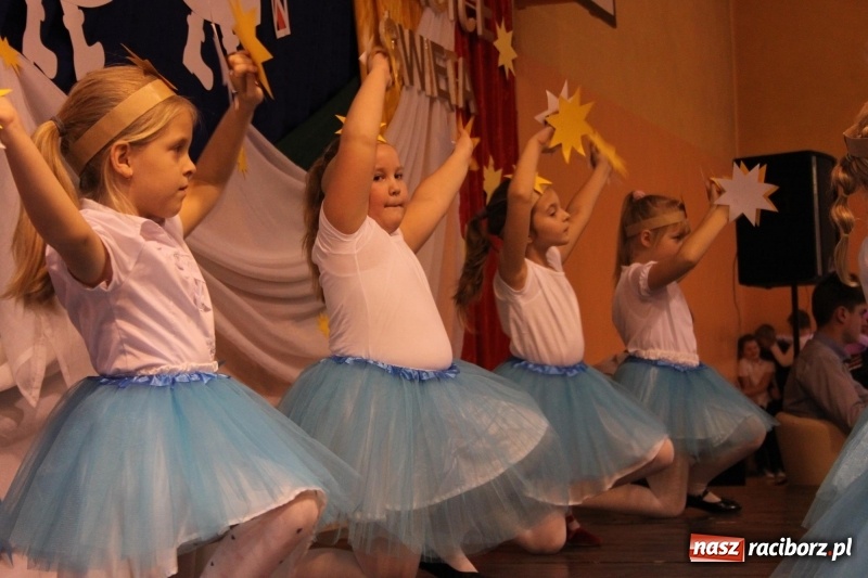 Zdjęcie w galerii na portalu naszraciborz.pl: Jarmark bożonarodzeniowy i wielkie kolędowanie w Krzanowicach  wiadomości z regionu