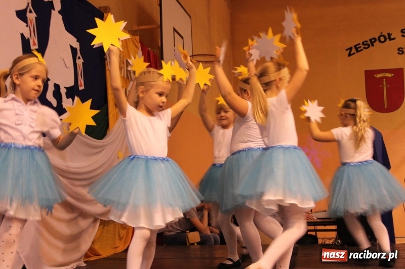 Zdjęcie w galerii na portalu naszraciborz.pl: Jarmark bożonarodzeniowy i wielkie kolędowanie w Krzanowicach  wiadomości z regionu