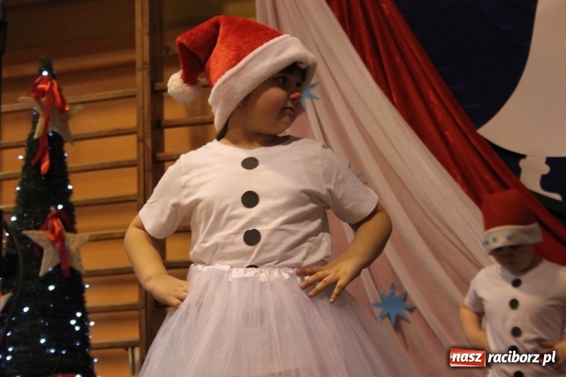 Zdjęcie w galerii na portalu naszraciborz.pl: Jarmark bożonarodzeniowy i wielkie kolędowanie w Krzanowicach  wiadomości z regionu